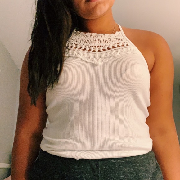 WHITE HALTER TOP! - Picture 1 of 3